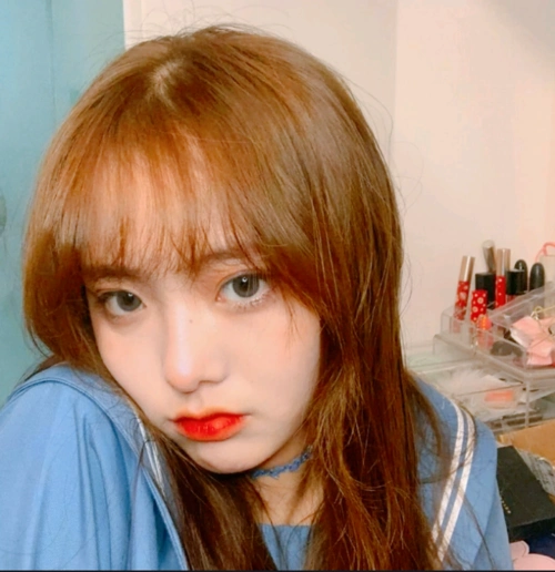 可爱女生微信头像超级萌学校空荡荡网课在人间