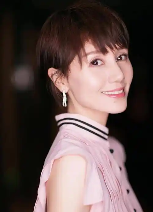 娱乐圈坚决不整容的女星,我只服这7位,殷桃的痣,梅婷的黑眼圈.