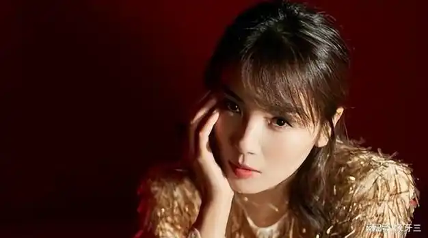 明明长着一张相似脸,一个最终成顶流,一个却死活红不了|刘涛|童瑶