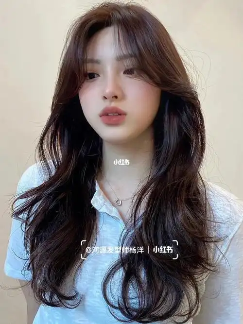 长发女生必备的烫发款式韩式大波浪卷