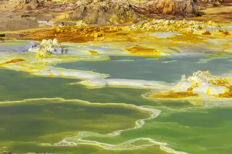 梦幻绮丽的硫磺湖旅拍