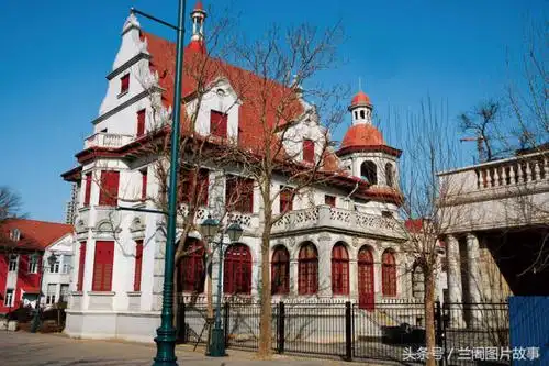 袁世凯故居是天津仅存的一幢德式风格小洋楼!现已改做首府酒楼