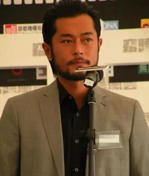 原创这才是真正男星留胡子的正确打开方式胡歌李现帅爆了