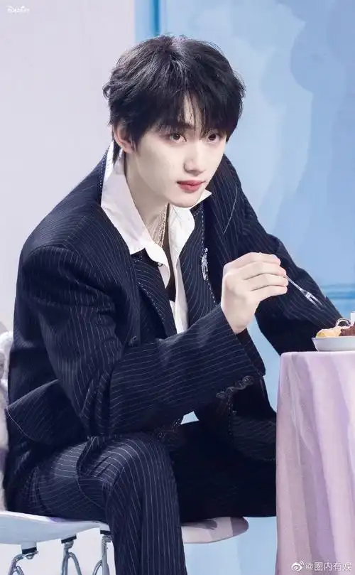 丁程鑫快乐大本营##丁程鑫从来不发朋友圈