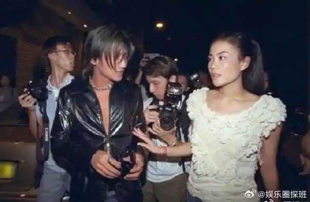 谢霆锋回应和王菲打扮越来越像,称不会给对方买衣服的