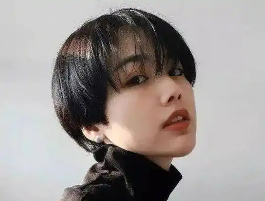 清爽减龄的女生发型推荐,直接拿图让发型师剪同款吧,好看减龄又时髦