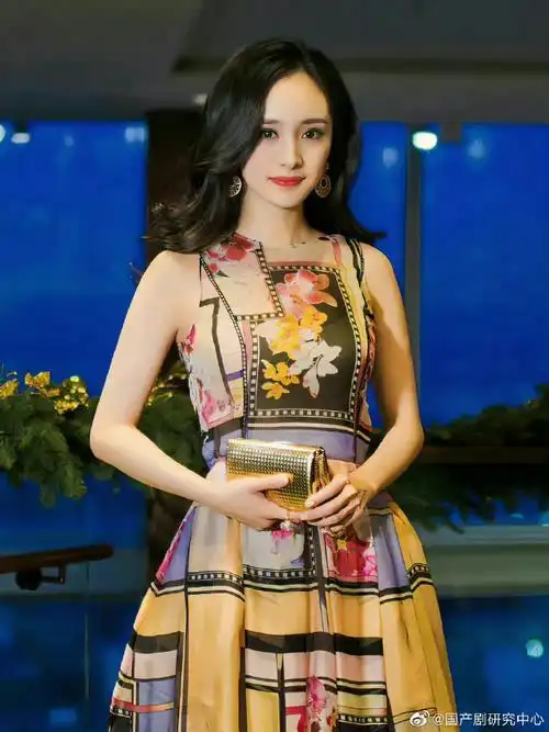 陈可辛关注杨幂微博