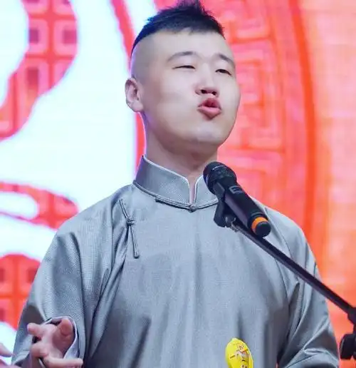 杨九郎:听他细说小时候的趣事,看他吃得好香,还有可爱的动作