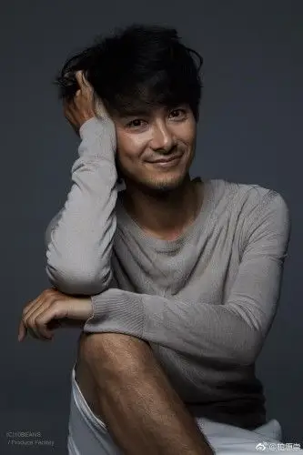 40岁柏原崇晒照回归 曾经的美少年如今变型男大叔