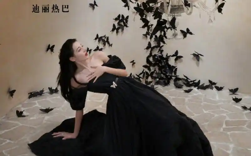 【迪丽热巴】11.13红秀十一月杂志视频合集!太美了!73