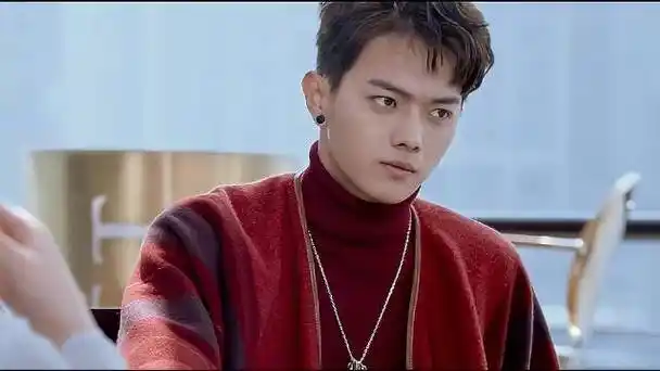 恩熙前去剥蟹赚钱,怎料遇到之前的追求者|蓝色生死恋|许凯_新浪新闻