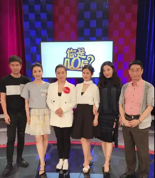 原创上海主持伏玟晓一婚嫁恋综男嘉宾二婚嫁富豪如今成人生赢家