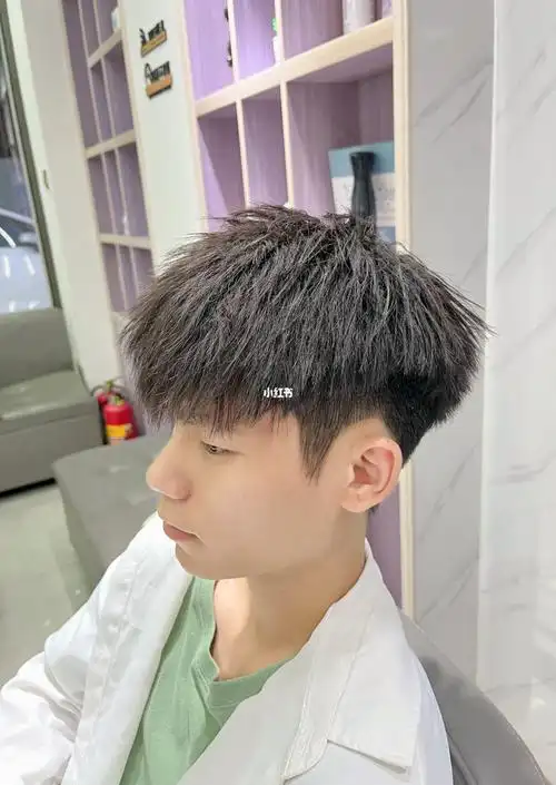 男生超自然立体摩根碎盖,少年感满满,关键是免打理哟[奸笑]#摩根烫