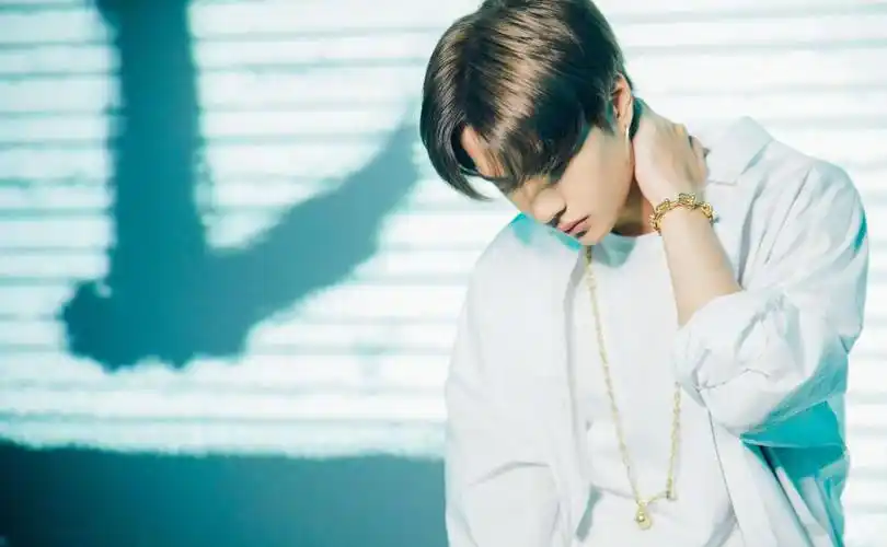 帅气小鲜肉王一博时尚外拍写真,高清图片-壁纸族