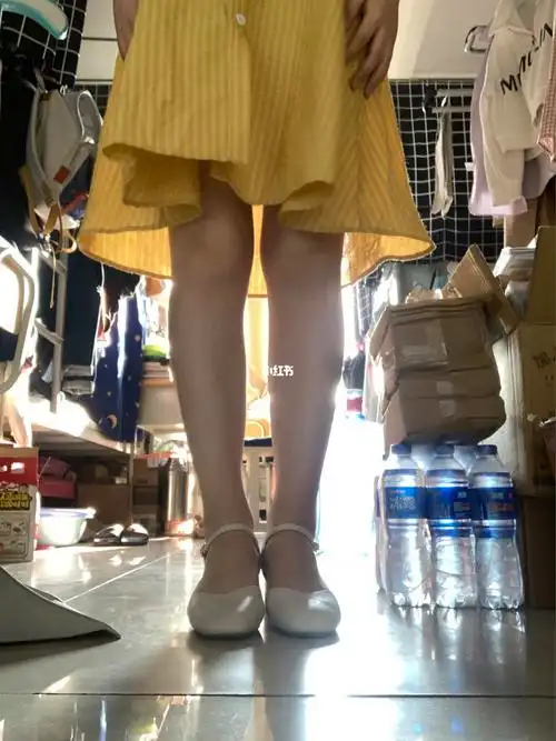 大脚女生的淑女高跟鞋