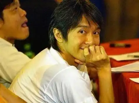 为什么没人说周星驰其实长得很帅呢!