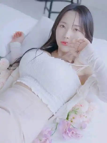 美女模特 莲花 内衣造型穿搭写真[吃瓜][吃瓜][吃瓜]