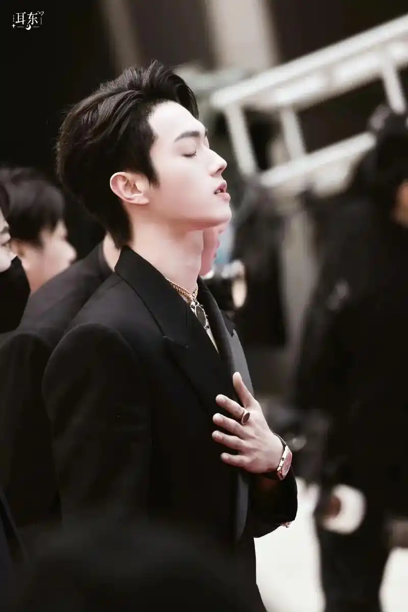 许凯你也太帅了吧,侧脸更是一绝贵气帅到我了##许凯soso  - 抖音