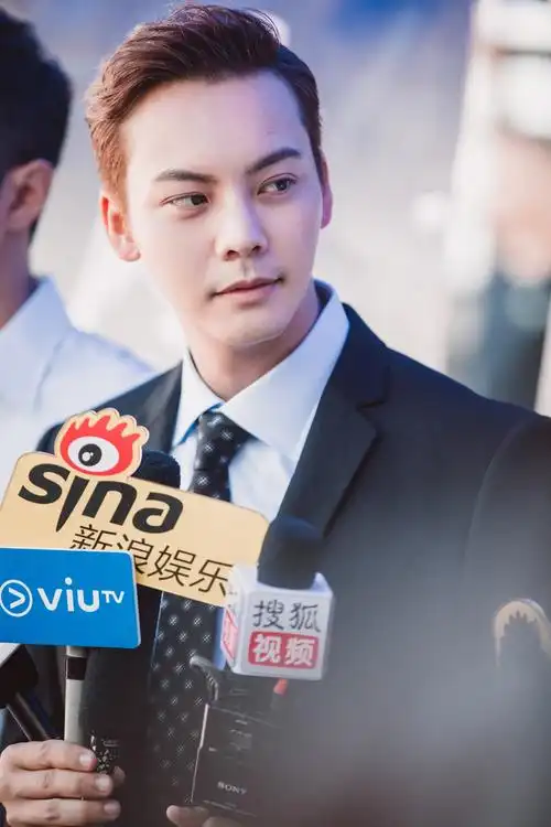 陈伟霆《风暴舞》正式杀青 危险动作戏份亲自上阵