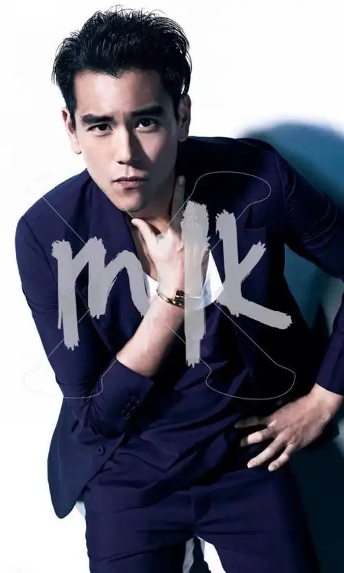 彭于晏 肌肉小鲜肉_手机壁纸_明星美女手机壁纸_我要个性网