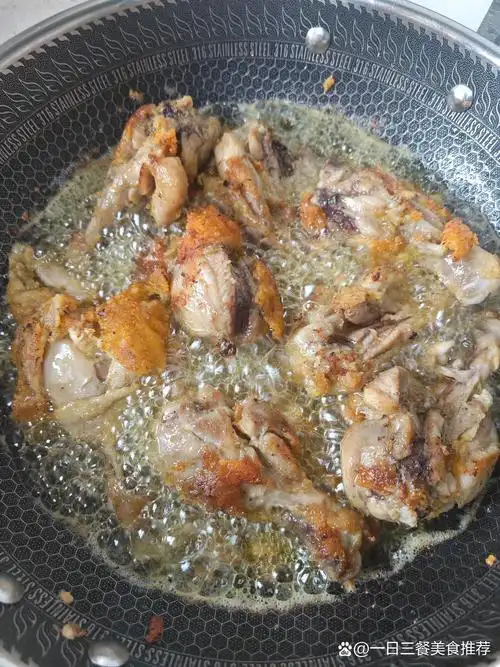 兴致勃勃的买了八个鸡腿,买了面包糠还有炸鸡的面粉