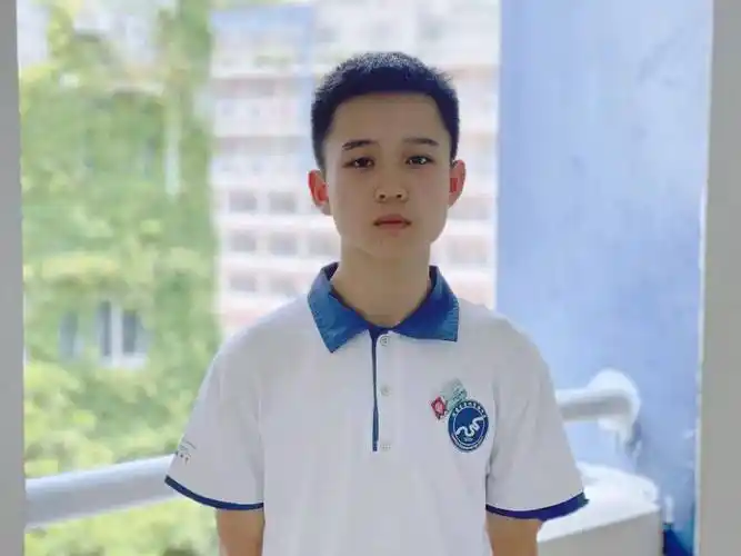 2分(满分800分)学校:泉州实验中学据网络数据:今年(2022年)泉州实验