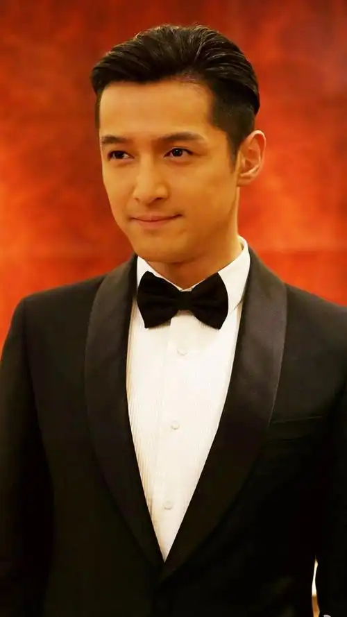 1080x1920图片下载_帅气男神胡歌西装礼服领结微笑手机壁纸图片下载