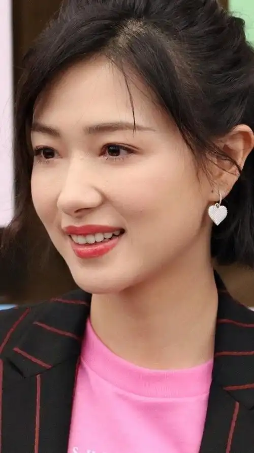 万茜呼吁大家关注原生家庭