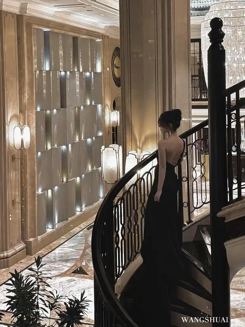 你是最亮的星99#御姐 #美出高级感 #高冷御姐 #背影杀 - 抖音