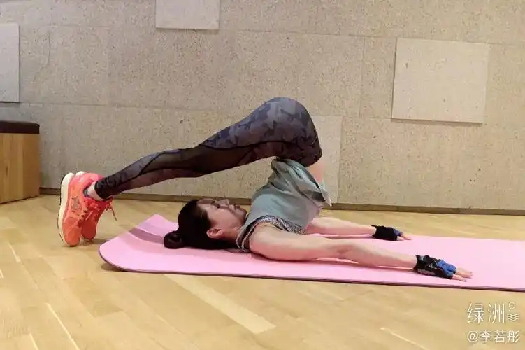 66岁赵雅芝靠自律活成青春少女健康饮食合理锻炼值得学习