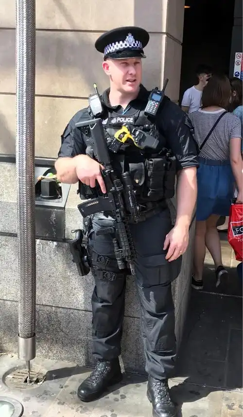 回望英伦,炎炎夏日里的清风徐来——(1)伦敦泰晤士河风光 - 美篇