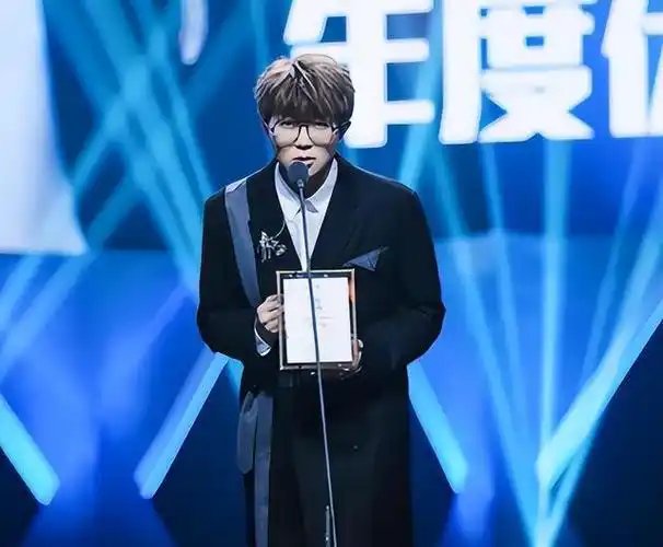 怼天怼地毛不易:被薛之谦力挺出道,凭借14首原创歌曲战胜资本