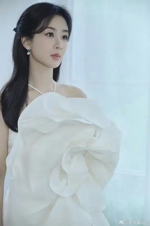 每天都想看杨紫美照,能不能每天都发!