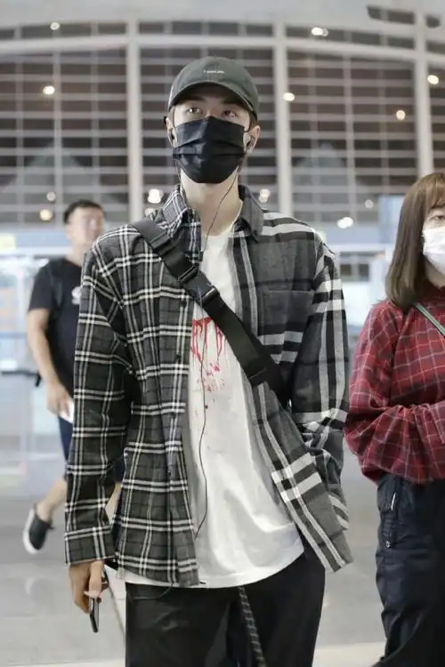 王一博一条裤子穿了四年