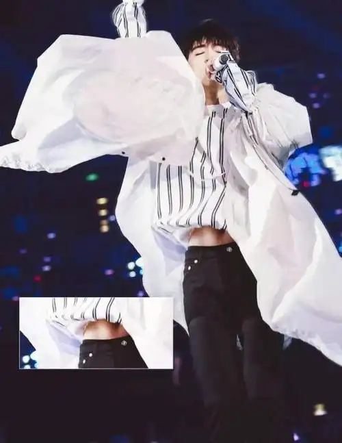 tfboys露腹肌,王俊凯超害羞,王源最干脆,易烊千玺最霸气