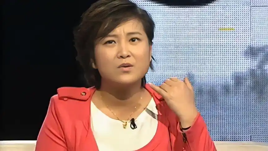 贾玲能有如今的成就,姐姐贾丹有很大的功劳,姐妹俩感情让人动容-影视