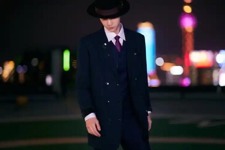 王一博街舞4总决赛雅致西装大片释出……__财经头条