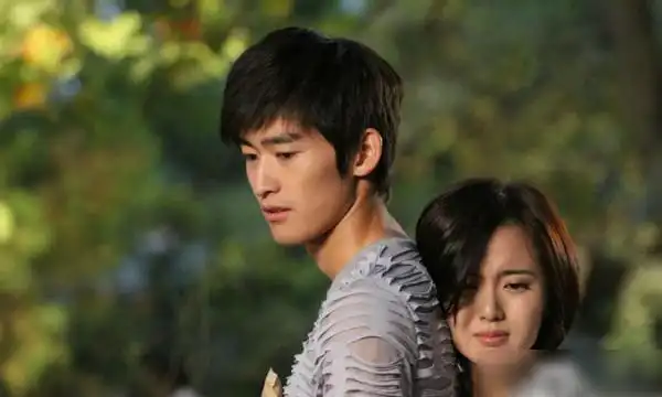 一年后拍摄了《一不小心爱上你》,这部电视剧不管是剧情还是人物设定