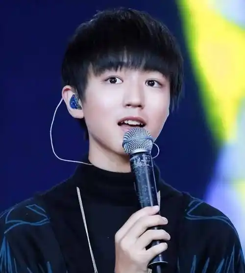 疑似假唱,被传"恋情",23岁的王俊凯,究竟动了谁的蛋糕?