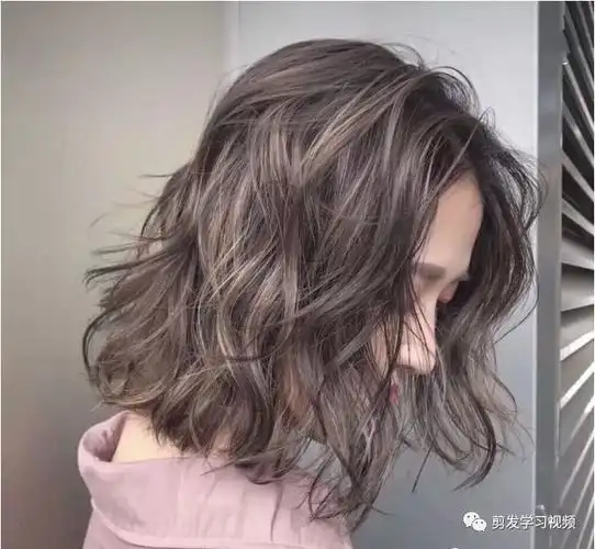 2019,"懒人烫"正流行!_发型