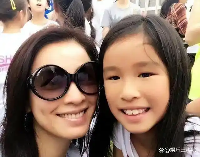 张庭没有对网友们的猜测做出任何回应.