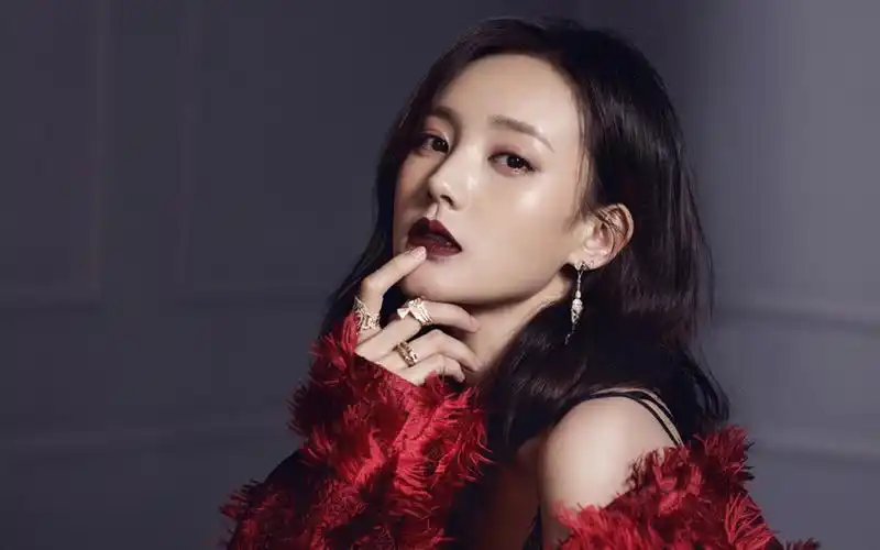 李一桐性感写真壁纸_媚者无疆晚媚