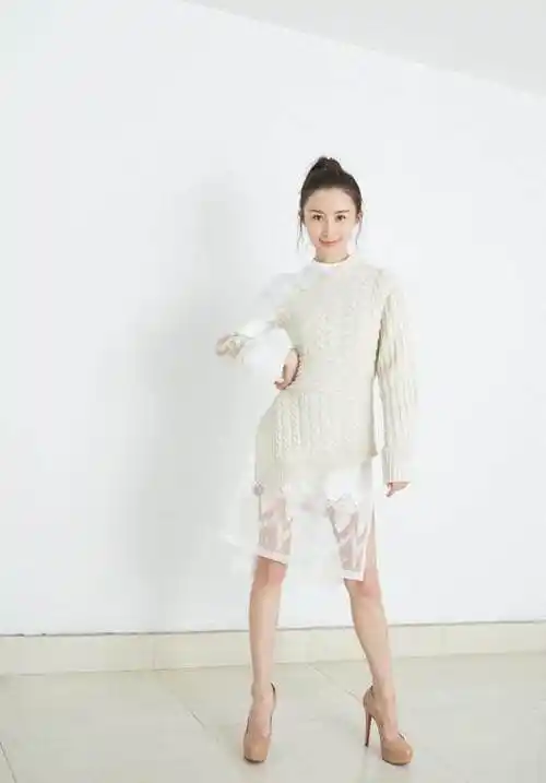 舒畅撞衫周冬雨,身高视觉效果竟差这么大!