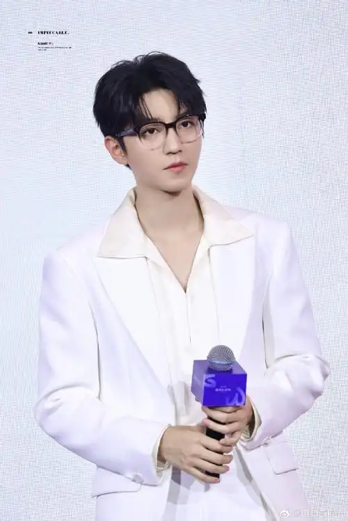 王俊凯##王俊凯透露演唱会会开的#哥哥穿西装巨帅@tfboys-王俊凯