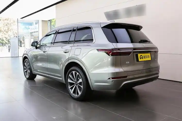 理想one壁纸_理想one_理想one外观图片_39/656张图片_理想one银色