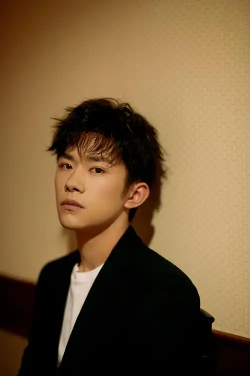 [tfboys][新闻]181021 易烊千玺工作室更博,助力加油进博会