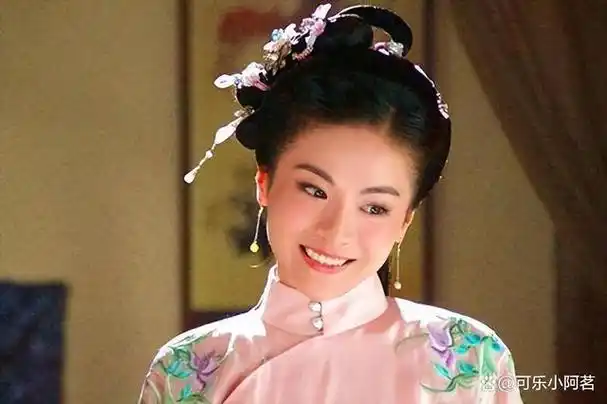 女主第一次亮相就收到不错的评价,之后在其他剧中饰演配角时也表现得