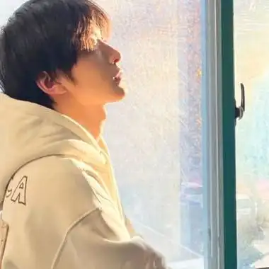 高级感优质男生露脸头像帅气男生真人高清微信头像图片大全