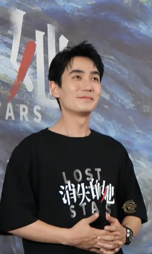 朱一龙消失的她##朱一龙说曾掉到陈思诚家水池##消失的她北京首映礼