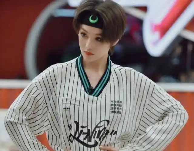 169张馨予体重过百,更博让粉丝监督漂亮,为了上镜太拼了吧_女明星